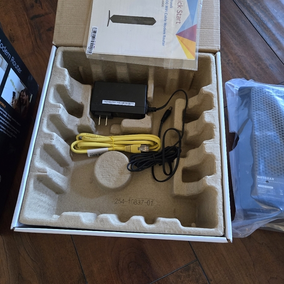 Netgear C6900 Nighthawk AC1900 WiFi Cable Modem Router Dual Band Wired Wireless - Picture 10 of 14